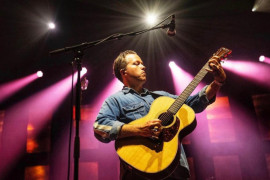 Ini penyebab konser Jason Isbell dibatalkan