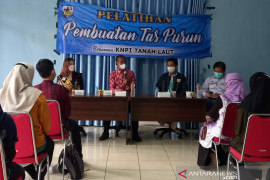 Bupati : Pengrajin Tanah Laut jangan ragu bermetamorfosa dan berevolusi