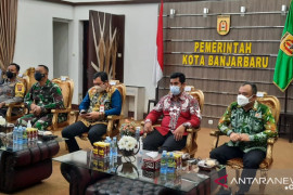 Wali kota dan Forkopimda ikuti peringatan Harjad Kalsel secara virtual