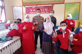 Pemkab Palas-TNI/Polri Gebyar Vaksinasi Merdeka sambut HUT Kemerdekaan Indonesia