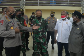 Kapolda Papua dan Pangdam XVII/Cenderawasih tinjau arena PON XX  bermasalah