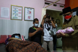 Karena ini, bayi baru lahir di Bukittinggi itu akan diberikan nama oleh Ustadz Abdul Somad