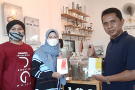 Momen HUT Ke-76 RI, Kadisbunnak Kalbar sambangi 101 Coffee House