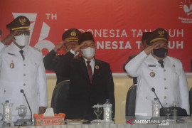 Bupati Tapsel ikuti Detik-detik Proklamasi secara virtual dari Gedung Sarasi II