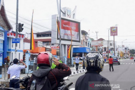 HUT RI ke-76 di pertigaan PDAM Padang Panjang, pengendara detik-detik proklamasi