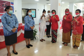 GOW Papua Barat motivasi tenaga kesehatan RSUD Manokwari