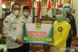 Sebesar ini Pemkab Tanah Datar salurkan dana bantuan pendidikan untuk 451 mahasiswa/pelajar