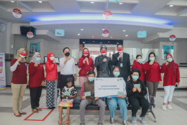 BRI Putussibau berikan beasiswa  20 anak nakes pada HUT ke-76 RI