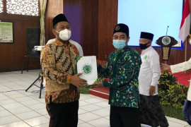 MUI Gresik bagikan vitamin dan masker kepada ribuan penceramah