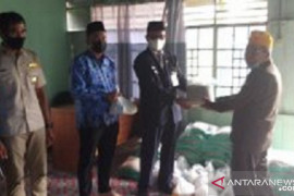 Puluhan veteran di Tanah Bumbu terima santunan di Hari Kemerdekaan RI ke-76