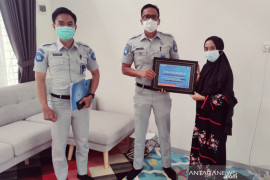 Jasa Raharja Samarinda serahkan santunan kecelakaan senilai Rp50 juta