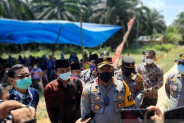 Vaksinator Polres Muarojambi vaksin 323 warga dalam sehari