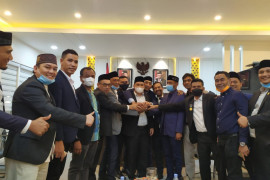 Adu jotos anggota DPR Aceh berakhir damai