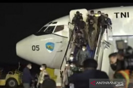 Pesawat TNI-AU bawa WNI dari Afganistan tiba di Jakarta