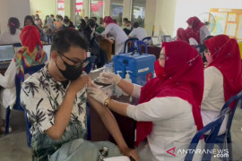 KNPI Sulsel gelar vaksinasi 1.396 orang dari kalangan pemuda