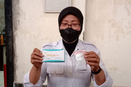 Saat istrinya isoman, pengusaha reparasi motor di Tulungagung malah cabuli keponakannya