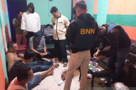 Tengah malam, tiga pengunjung kafe di Pasaman Barat ditangkap BNN, ini sebabnya