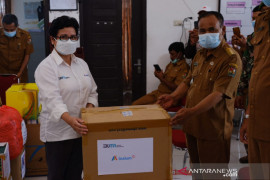 BUMN serahkan bantuan bagi korban erupsi Sinabung