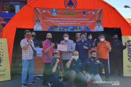 Adira Finance salurkan bantuan sembako dan masker bagi masyarakat