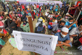 Empat imigran Rohingya dipindahkan ke Makassar Sulsel