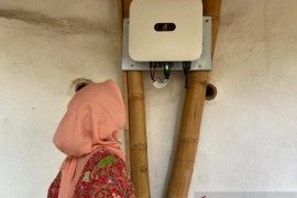 Huawei hibahkan "inverter" energi surya ke Green School Bali