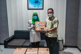 BPJS Kesehatan Gresik beri tali asih nakes terpapar COVID-19