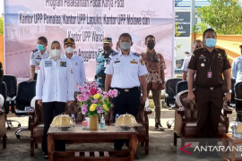 Anggota DPD Dapil Sultra tinjau kegiatan padat karya di Kolaka