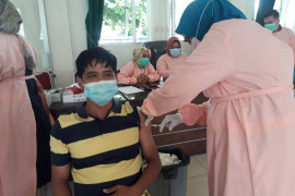 Untuk anda yang memiliki penyakit bawaan, kini telah tersedia Vaksin Moderna di Pasbar