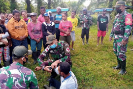 Satgas TNI sosialisasikan penanganan gigitan ular di perbatasan