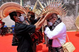 Ketua DPD RI dapat gelar Pelindung Besar dari Kerajaan Termanu Rote Ndao