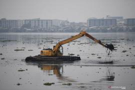 Jakarta govt starts taking precautionary measures against flooding