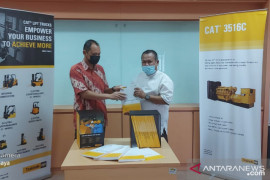 Poliban dibantu ribuan buku paket oleh PT Trakindo Utama