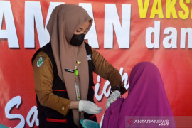 Bupati Gorontalo Utara: calon pengantin wajib divaksin COVID-19