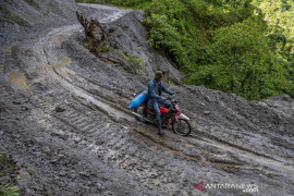 Distribusi Oksigen Gunakan Sepeda Motor Akibat Longsor Page 2 Small