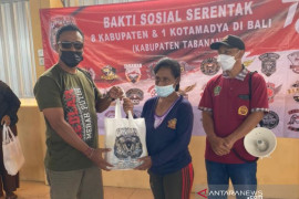 Motor Besar Indonesia Bali bagikan 1.000 sembako untuk masyarakat