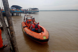 Basarnas Jambi kerahkan tim rescue cari nelayan  tenggelam di perairan Pulau Berhala