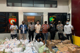 Polda Malut gagalkan penyelundupan 2 ton miras Cap Tikus, tegakkan aturan