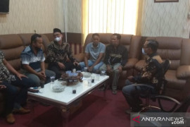 DPRD Sambas terima keluhan angkutan terkait kelangkaan solar