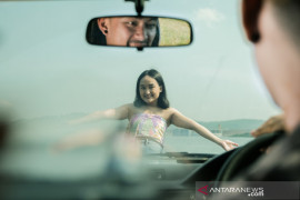 Mariani Oelong rilis video  musik "Bercumbu"