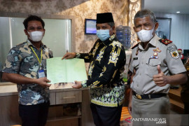 Bupati Siak serahkan 300 sertifikat tanah gratis