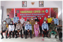 Warga Binaan Rutan Siak jalani vaksinasi tahap pertama