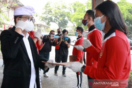 PON PAPUA - Bupati Tabanan lepas 12 Atlet Tabanan menuju PON XX