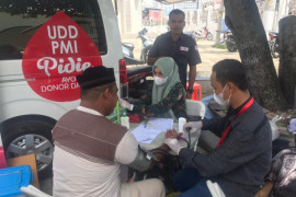 Penuhi ketersediaan darah, PMI Pidie donor darah di Masjid Abu Beureeuh