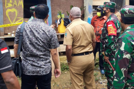 Gubernur Papua Barat ajak warga Kisor Maybrat kembali dari pengungsian