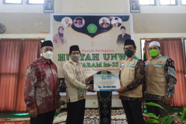 YBM PLN UP3 Mataram berikan bantuan paket sembako