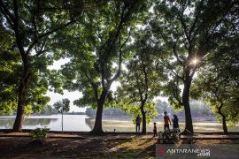 Kampung Budaya Betawi Setu Babakan Juara I CHSE Desa Wisata