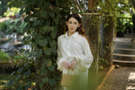 Feminin, klasik dan romantis dihadirkan dalam koleksi fesyen Nona