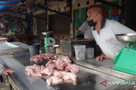 Pj Gubernur Safrizal: Usaha peternakan ayam di Belitung tekan inflasi