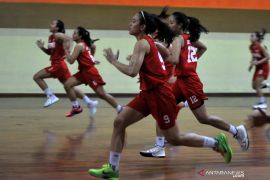 Latihan tim basket putri Bali jelang PON XX Papua