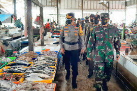 Sinergitas TNI/Polri Tabalong gelar operasi yustisi